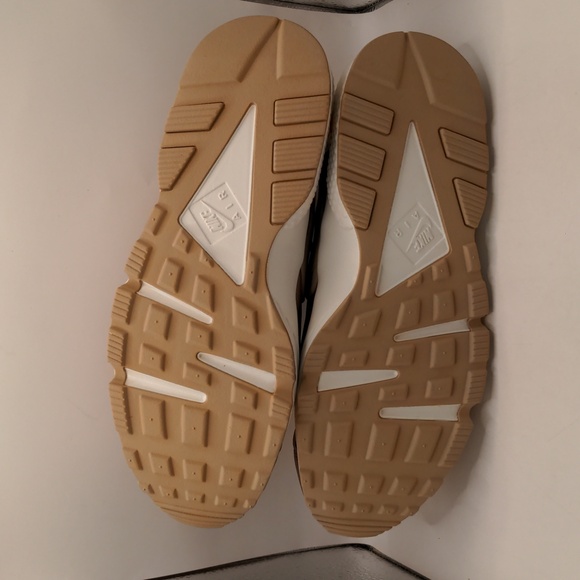 NWOB Nike Air Huarache Run SE Rose Gold Women's 859429-900 Sz 11.5 - Picture 7 of 9